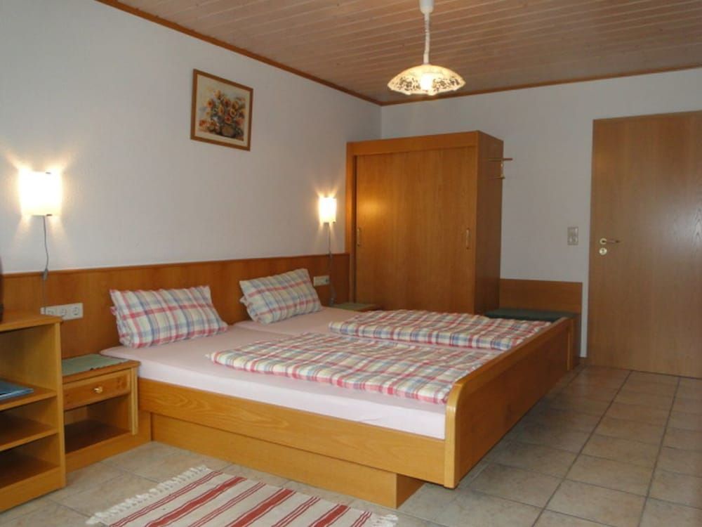 Kurparkhotel Faißt 2