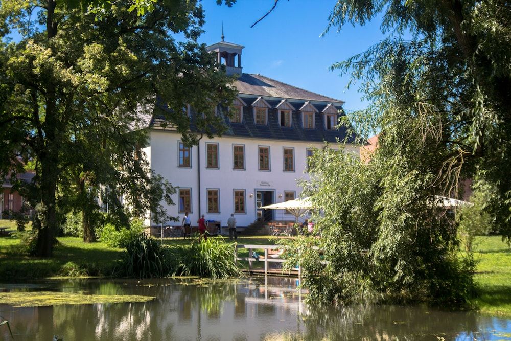 Biohotel Stiftsgut Wilhelmsglücksbrunn -1 estrelas em Creuzburg