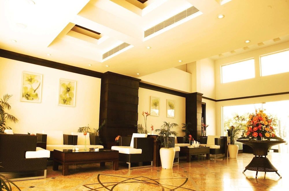 TreeHouse Hotel Club & Spa 3