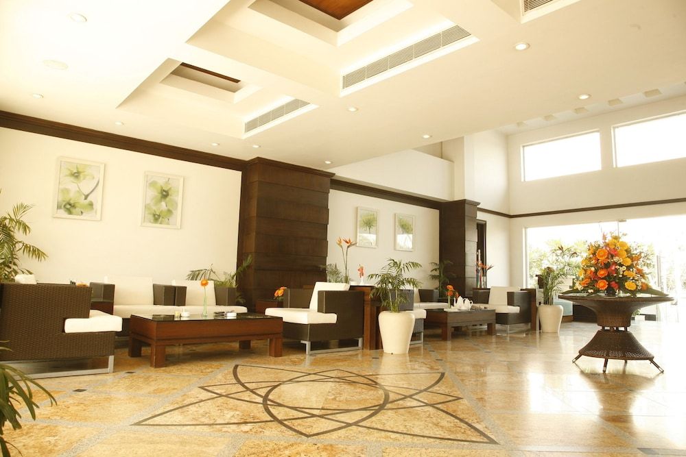 TreeHouse Hotel Club & Spa 2