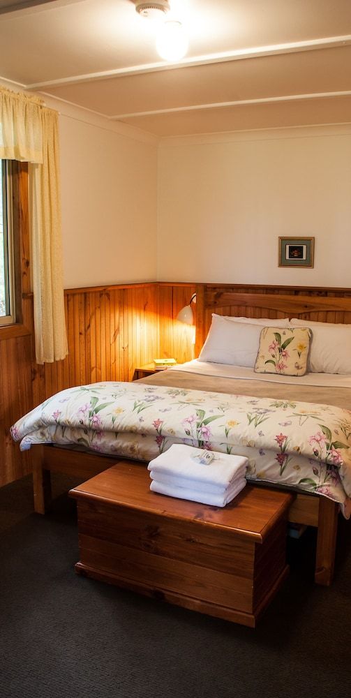 Balingup Heights Hilltop Forest Cottages 3