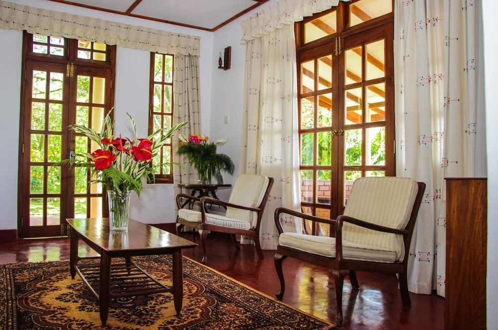 Hatale Mini Worlds End Bungalow 2