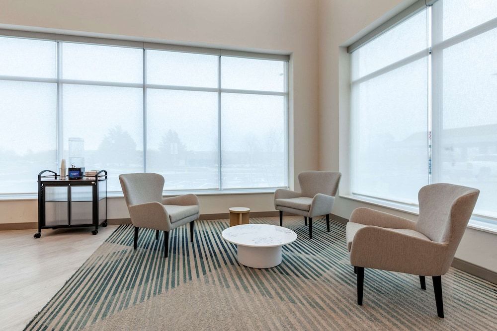 Comfort Suites Cottage Grove-Madison 3