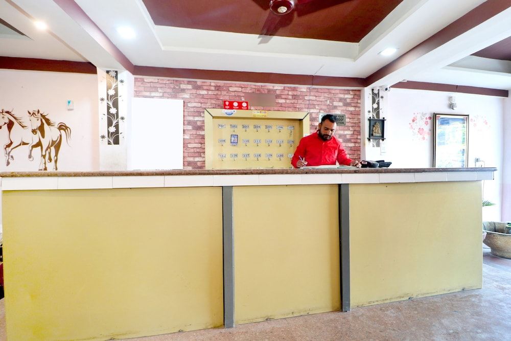 39812 Welcome Lounge 2