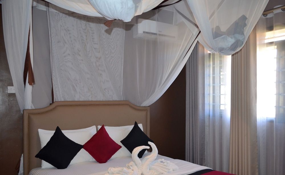 Saffron Beach Bistro & Cottages 3