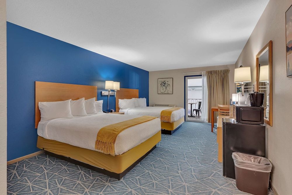 SureStay Hotel by Best Western Spicer 3