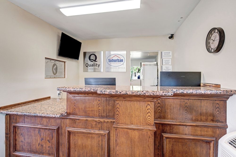 Suburban Studios Near Mesa Verde 3