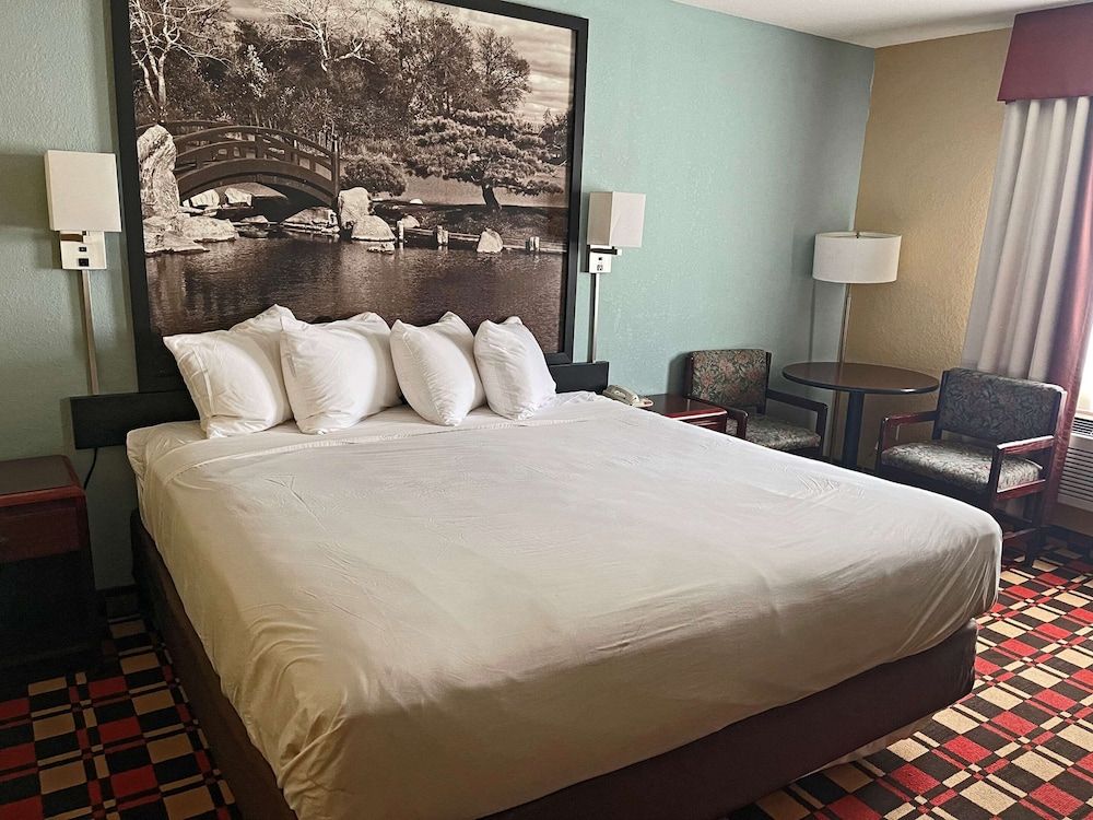 Econo Lodge Chillicothe 3