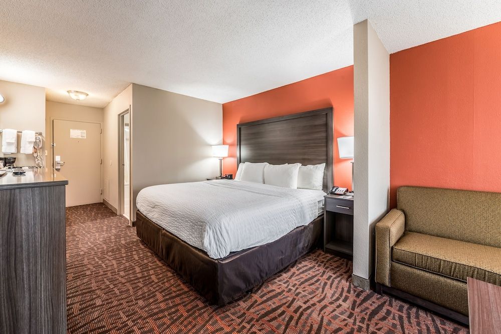 Lake Norman Inn and Suites 3