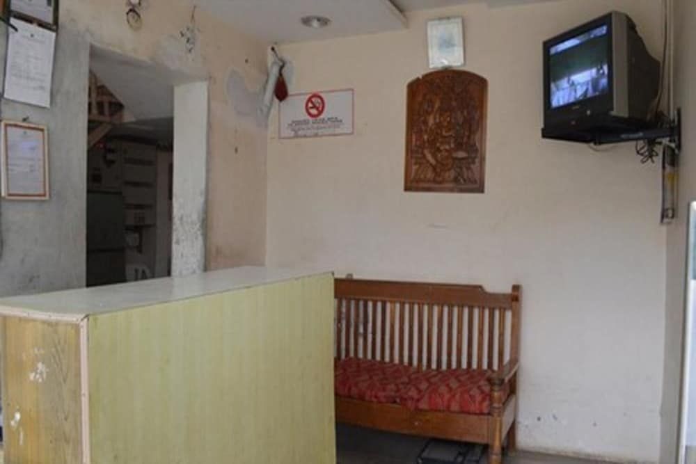 Mourya Deluxe AC Lodge 2