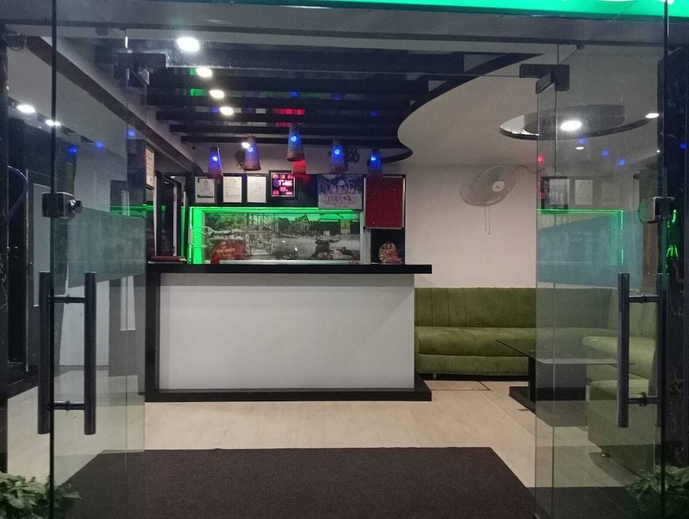 Green Palms Rubystone Exotic 2