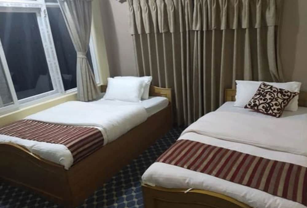 High Ground Inn and Rooftop Restaurant 3 estrellas en Pokhara