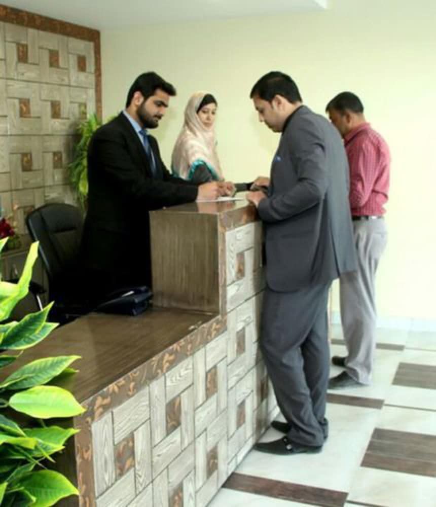 Bling Hotel International 3