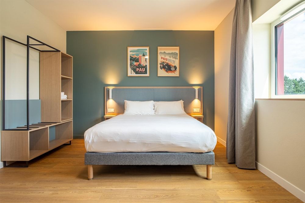 Kyriad Bordeaux Nord  Sainte Eulalie 3 estrelas em Sainte-Eulalie