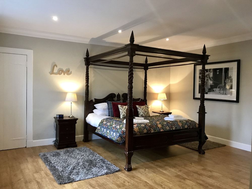 Cherry Blossom Cottage 3