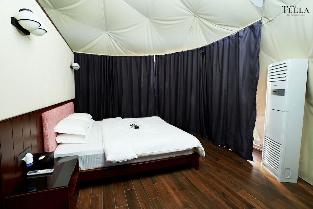 Teela -1 estrellas en Udāsar