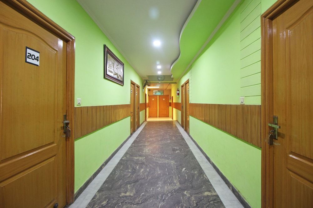 OYO 7147 Hotel Madhur Regency 2