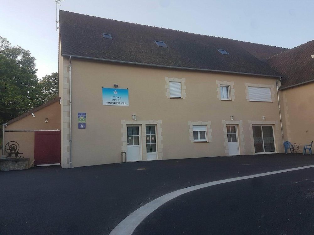 L'étoile de la fontchevrière -1 estrelas em Neuvy-Saint-Sépulchre