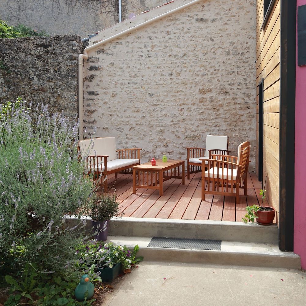 La Loge Des Fa Es -1 estrelas em Latillé