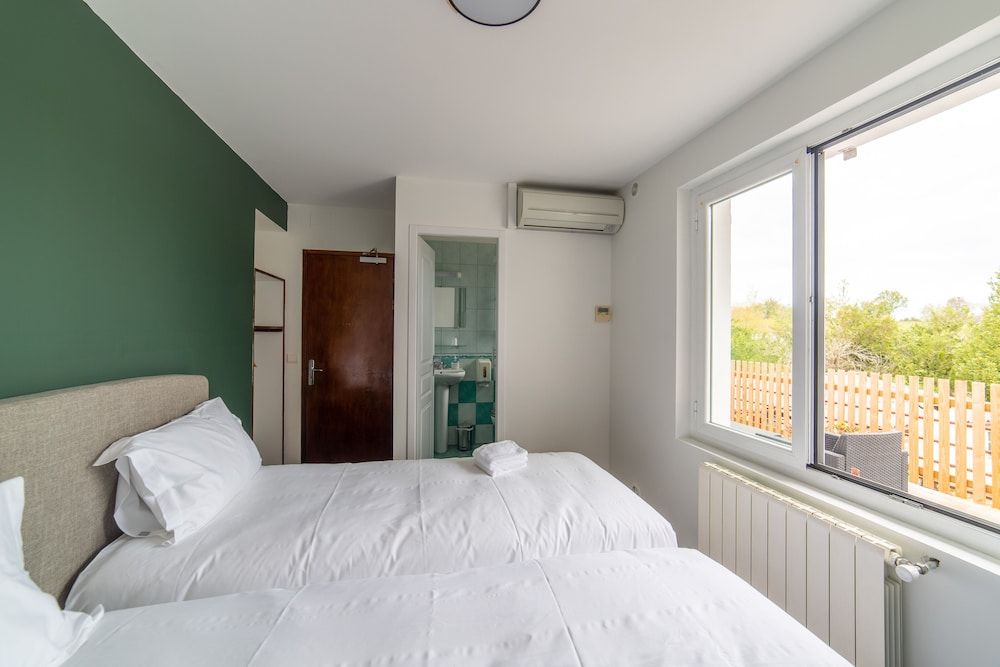 Hôtel Restaurant Trabenia 2