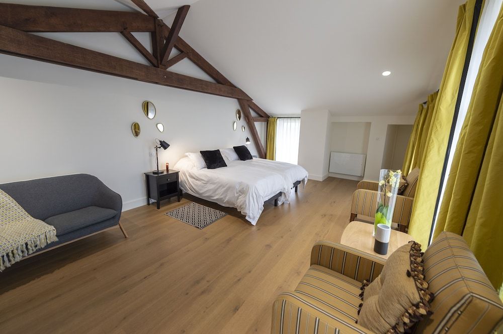 Cha Teau Tour Saint Fort 3