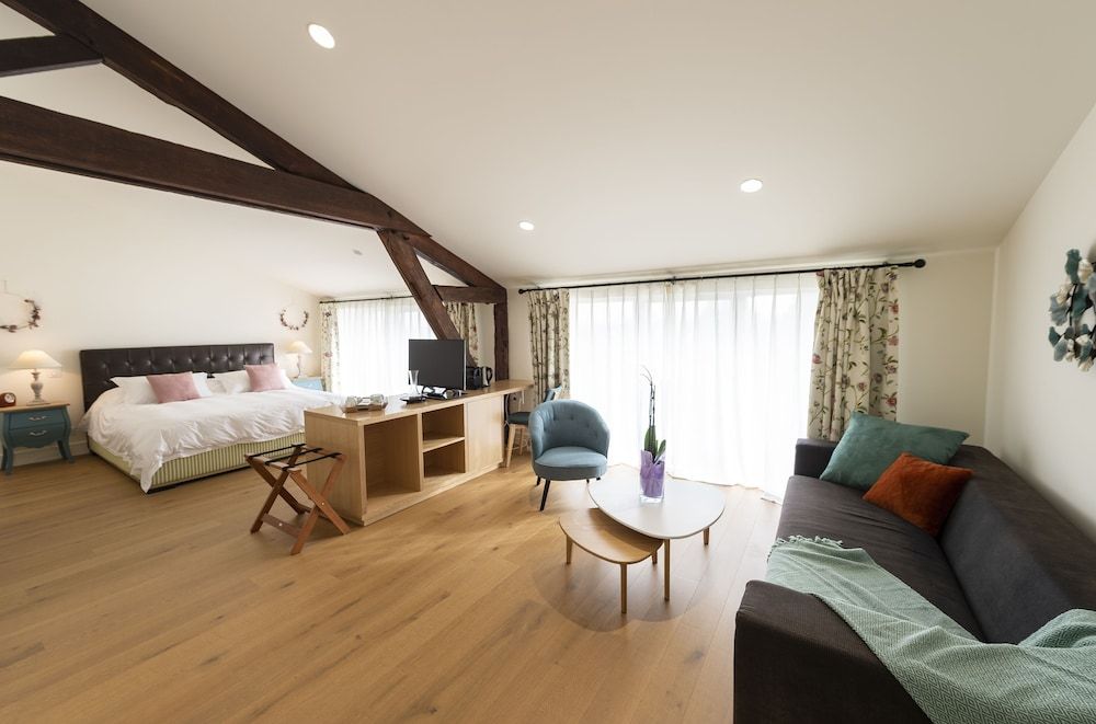 Cha Teau Tour Saint Fort 2