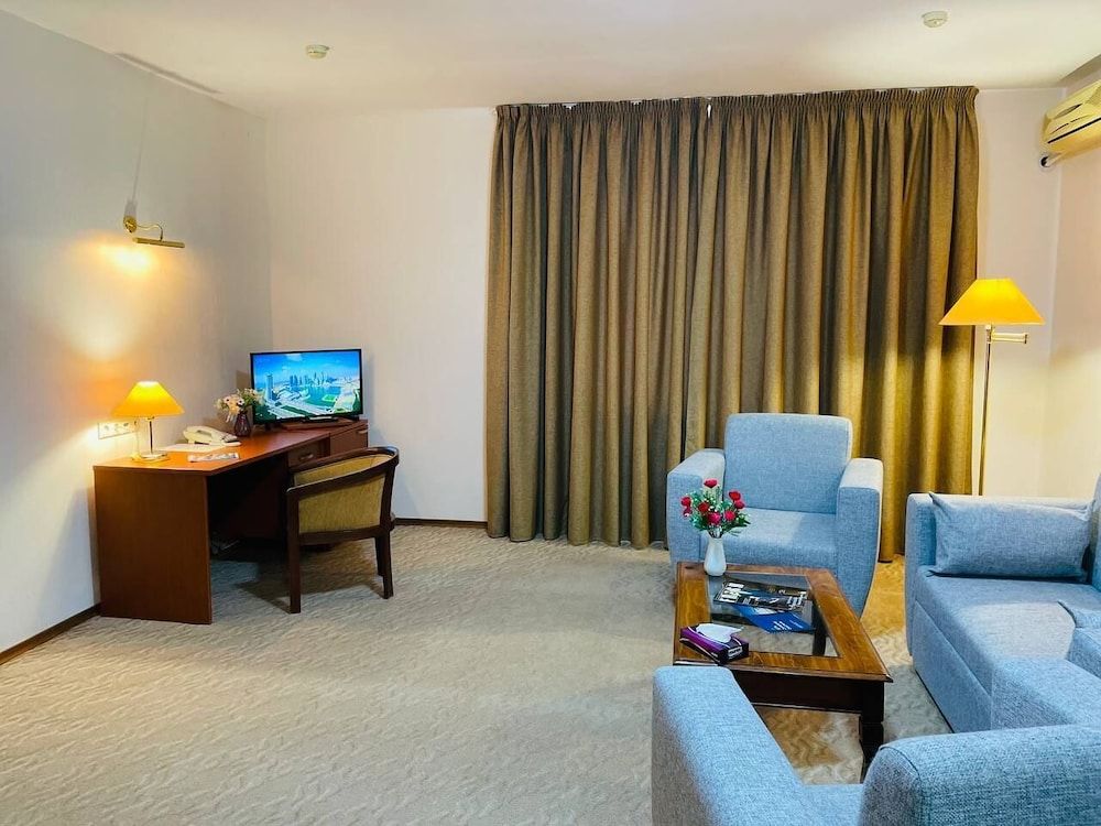 Tengri Hotel -1 étoiles à Atyraū