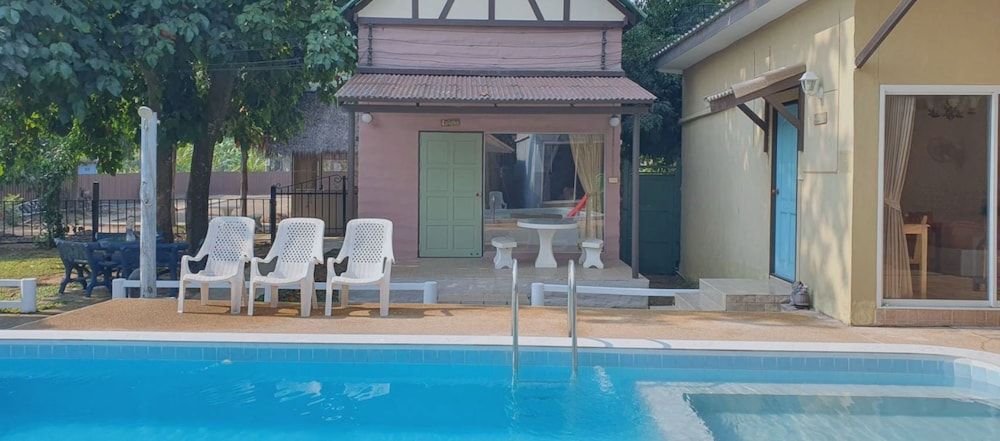 Tahjeen River Home 3 étoiles à Ban Doem Bang