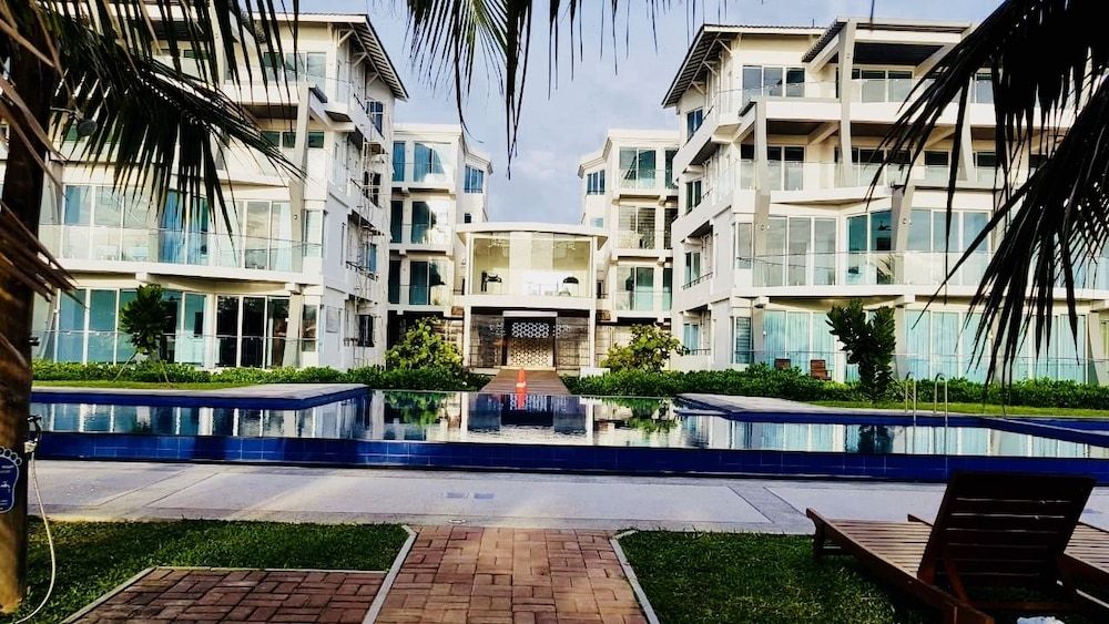 Beach Paradise By Oceanfront Condos -1 estrellas en Trincomalee
