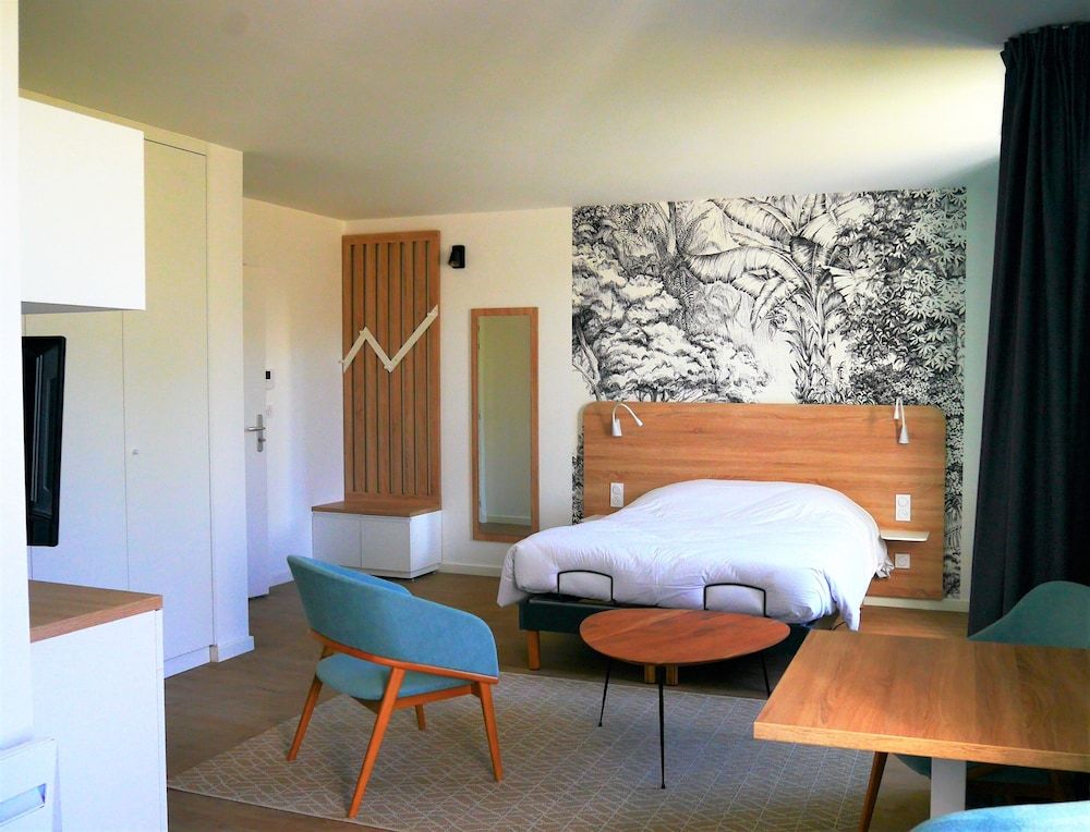 Premiere Pierre -1 estrelas em Verdelais