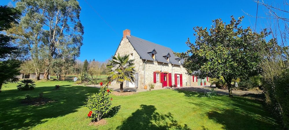 La Pichonnia Re -1 estrelas em Isigny-le-Buat