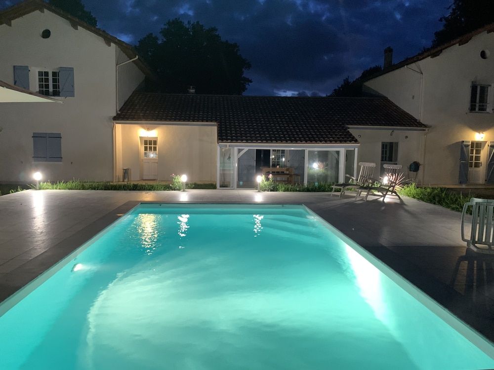 Ma Tairie Houn De Camp -1 estrelas em Orx