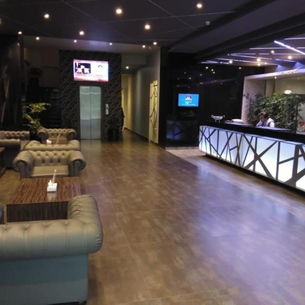 West Inn 4 estrelas em Faisalabad