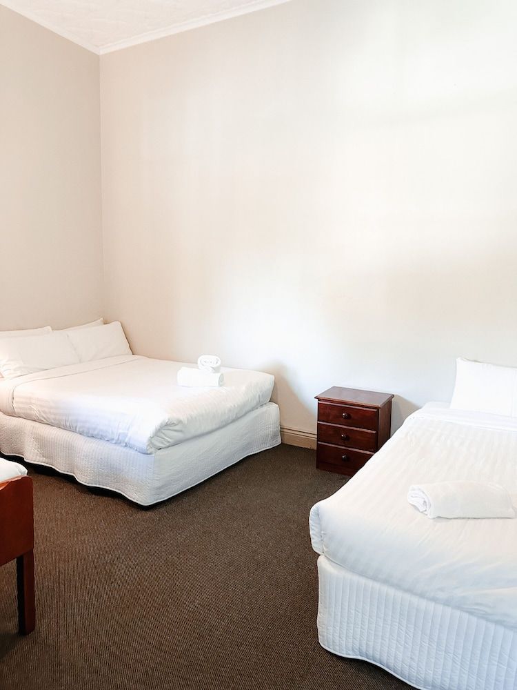 Central Hotel Stroud 2