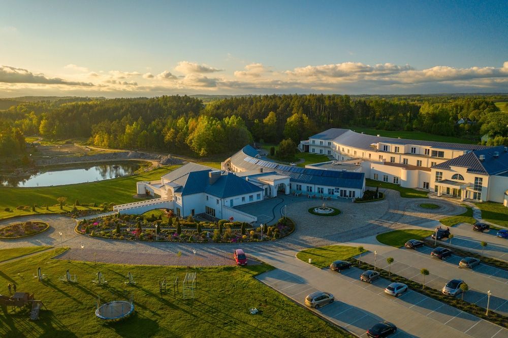 Hotel Kiston 4 estrelas em Sulęczyno