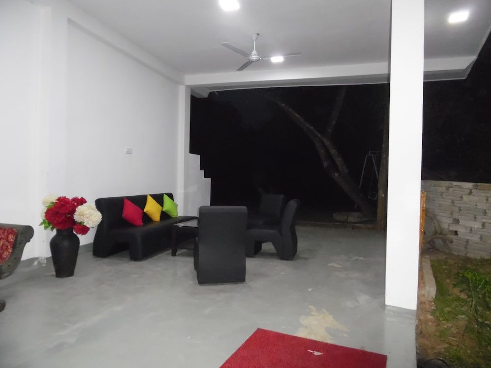 Lagoon Beach Resort 2