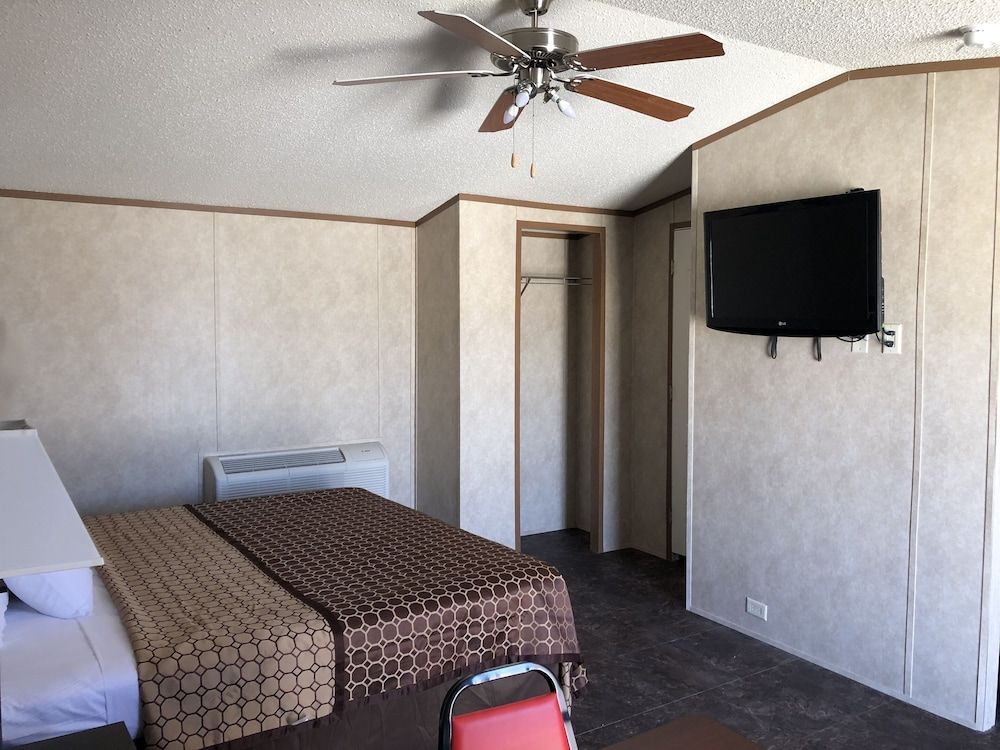 Monahans Country Inn 2