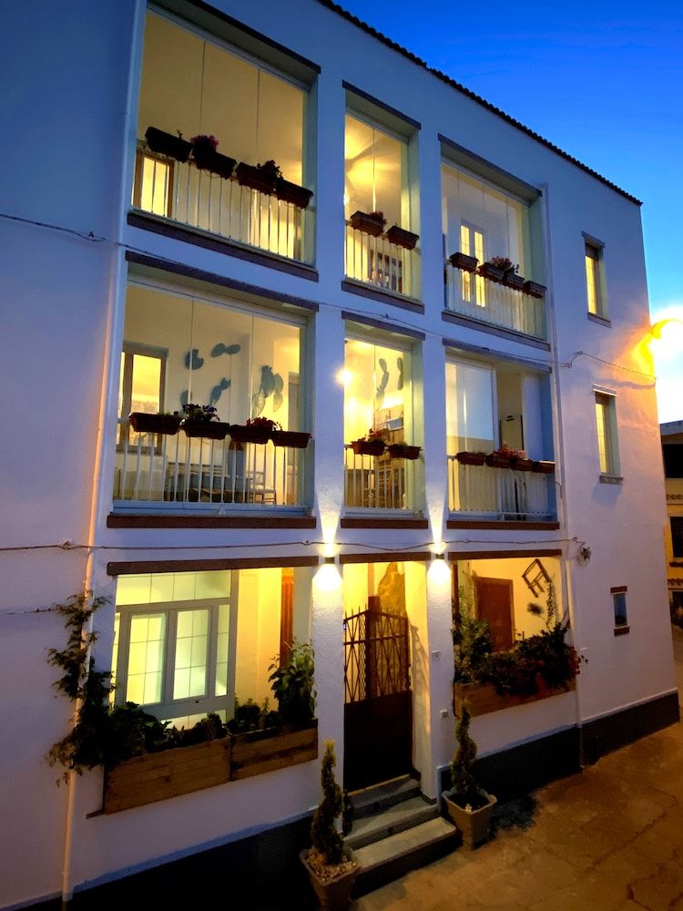 Canduleri -1 estrelas em Orgosolo