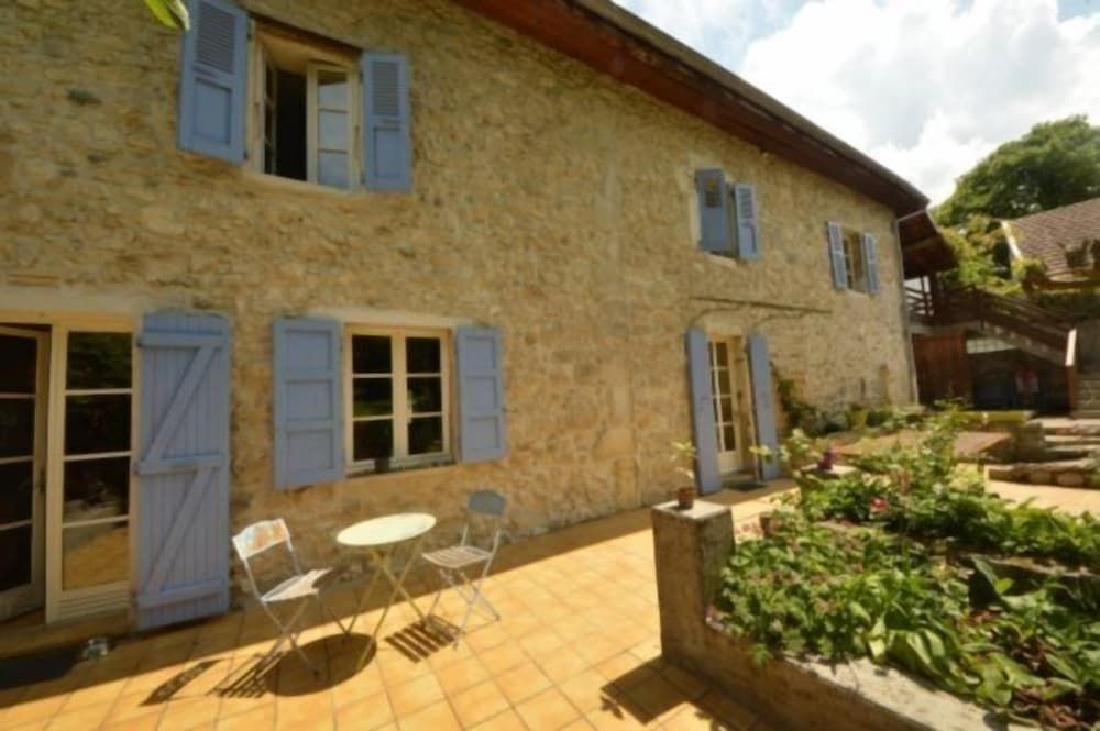 J G House -1 estrelas em Saint-Pierre-de-Curtille