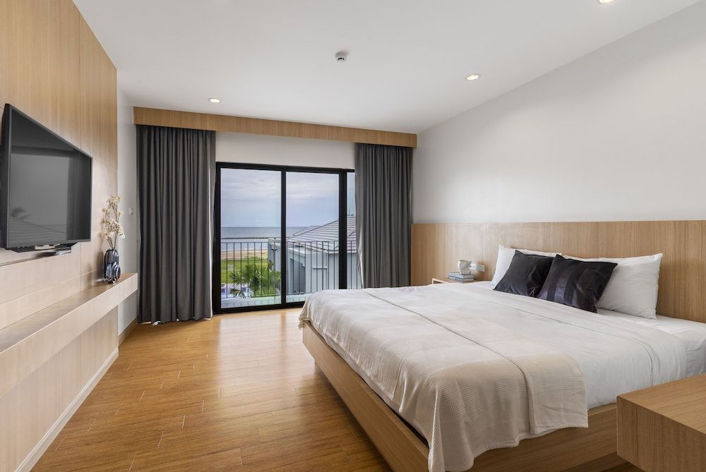 Hatchao Heritage Beachfront Resort 2