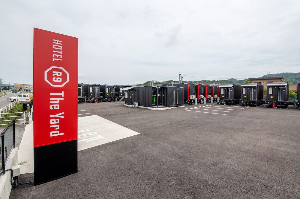 Hotel R9 The Yard Uki 3 estrellas en Uki