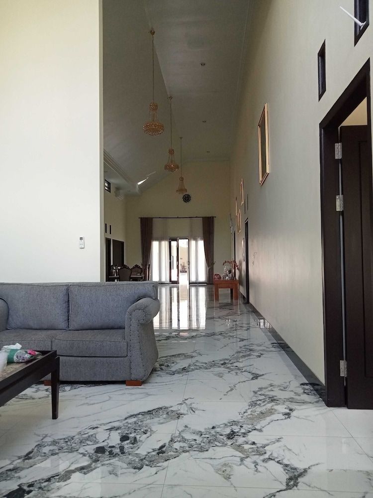 EXPRESS O 91708 Rumah Sriwijaya 12a Syariah 2