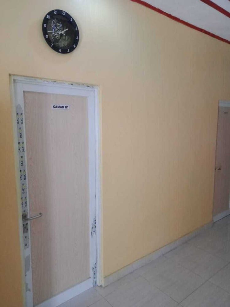 Express O 91371 Wisma Nadira 2