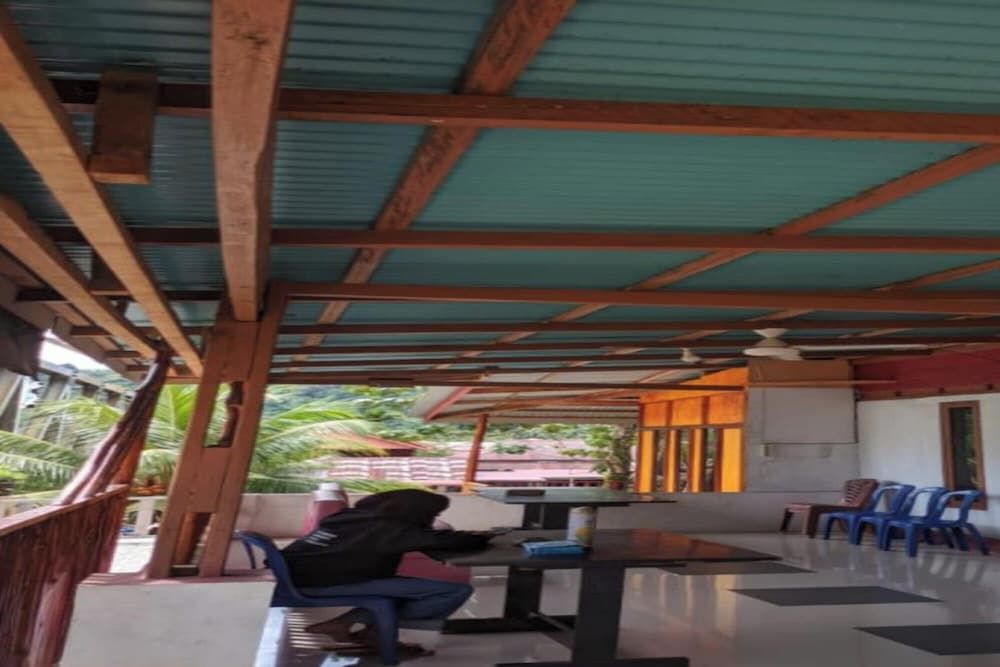 Express O 91702 Mandeh Homestay 2