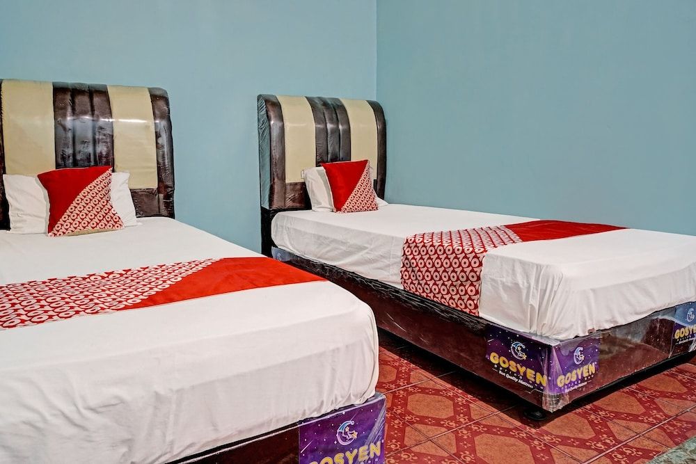 Spot On 91637 Hotel Adela 2