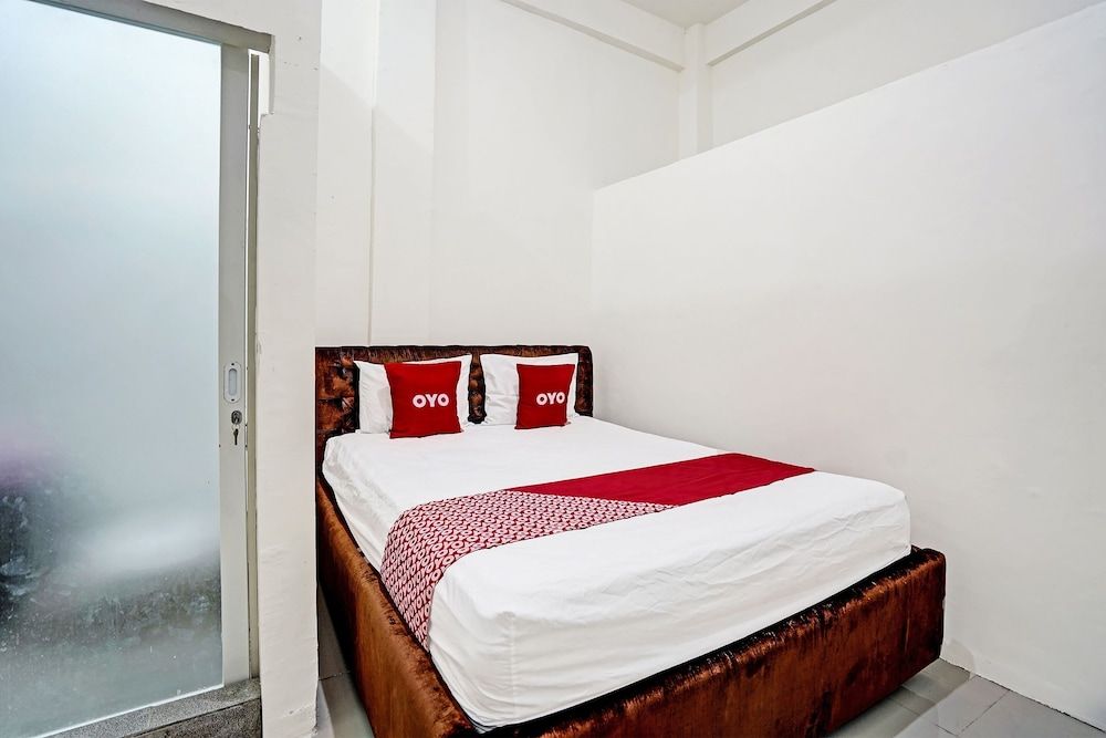 Oyo 91653 Grand Syariah Hagawa Lamongan 2 estrelas em Lamongan