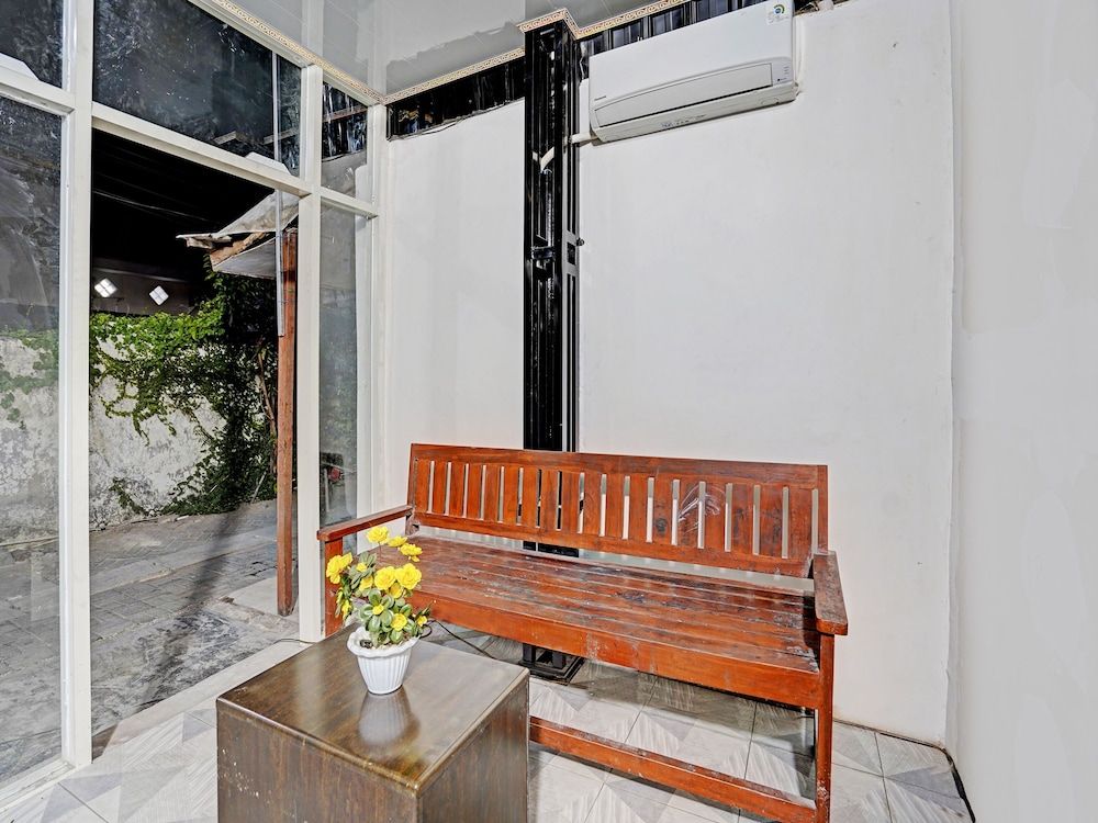 Oyo 91653 Grand Syariah Hagawa Lamongan 3