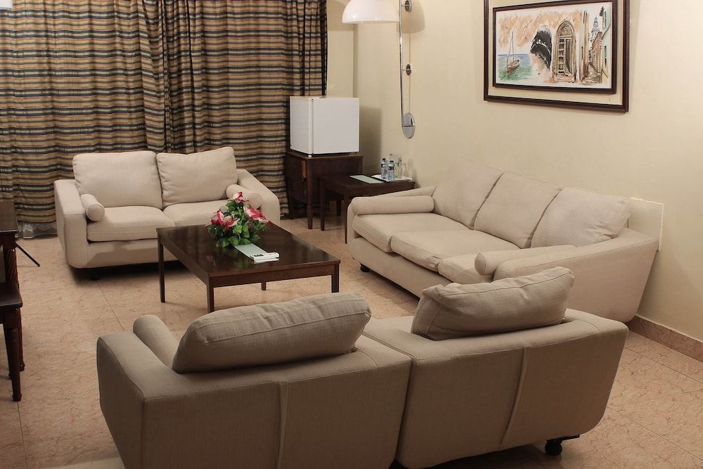 Sai Rock Beach Hotel & Spa 3