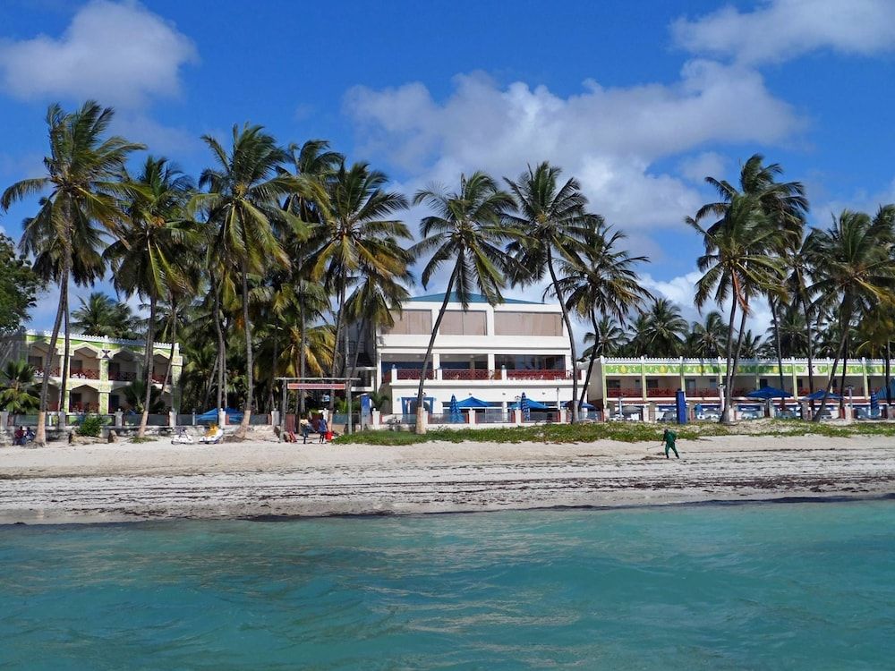 Sai Rock Beach Hotel & Spa -1 étoiles à Bamburi