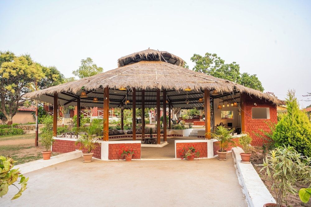 Wowstayz Pachmarhi Foothill Cottages 2